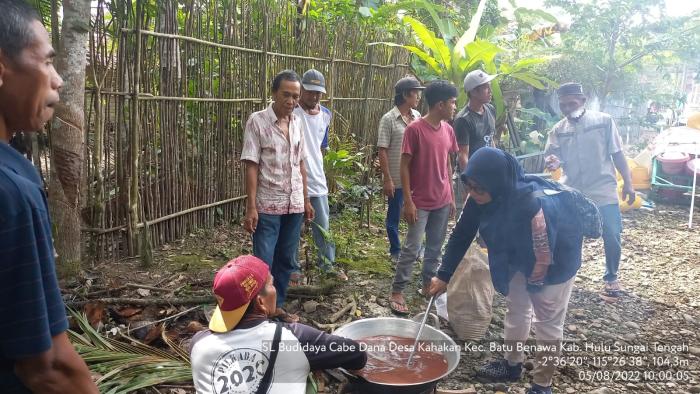BPP Batu Benawa Latih Petani Cabe Desa Kahakan Membuat PGPR
