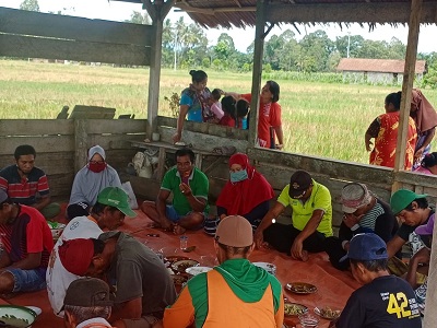 Syukuran Panen Dan Musyawarah Turun Sawah Mt. Okmar 2020/2021  Di Kelompok Tani Salu Landung Desa Sukamukti Kecamatan Sukamaju Selatan Kabupaten Luwu Utara Provinsi Sulawesi Selatan