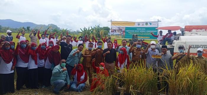 Panen Raya Padi Sri Organik Di Mahalona Raya Kec. Towuti Kab. Luwu Timur 