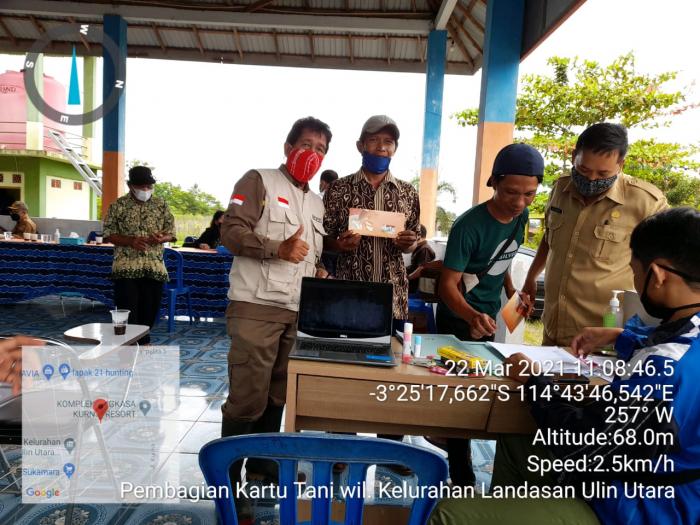 Perdana Pembagian Kartu Tani Upt Bpp Liang Anggang