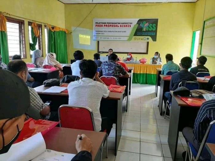 PELATIHAN PENYUSUNAN PROPOSAL BISNIS BAGI PETANI MILENIAL DI BPP DAMPANG KEC.GANTARANGKEKE KAB.BANTAENG