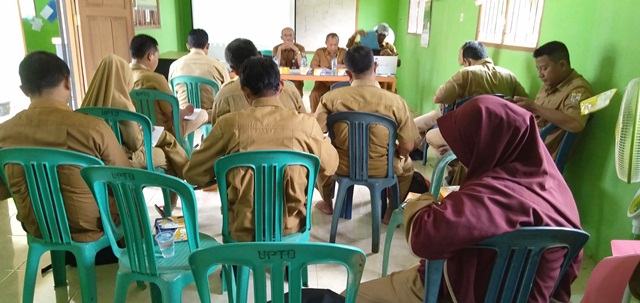 8 Kelompok Tani Di Kecamatan Tulin Onsoi  Terima Pembagian Kartu Tani Tahap Pertama