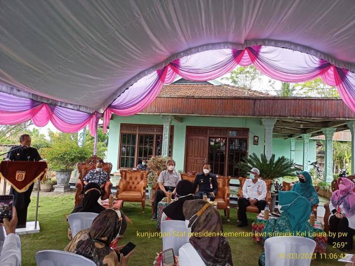 Tinjauan Tim KSP Republik Indonesia Program Prioritas Nasional P2L di KWT Sri Rejeki