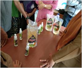 MINYAK KELAPA DALAM, AROMANYA WANGI DAN DUITNYA JUGA MENGGIURKAN