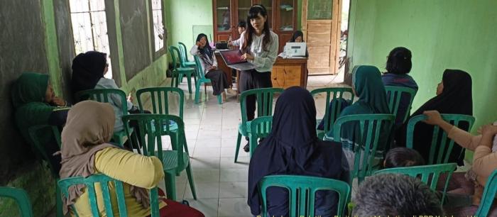 Pelatihan Digitalisasi Pemasaran Online Untuk  Kelompok Wanita Tani (kwt)  Di Bpp Kecamatan Kotabumi Utara, Kabupaten Lampung Utara