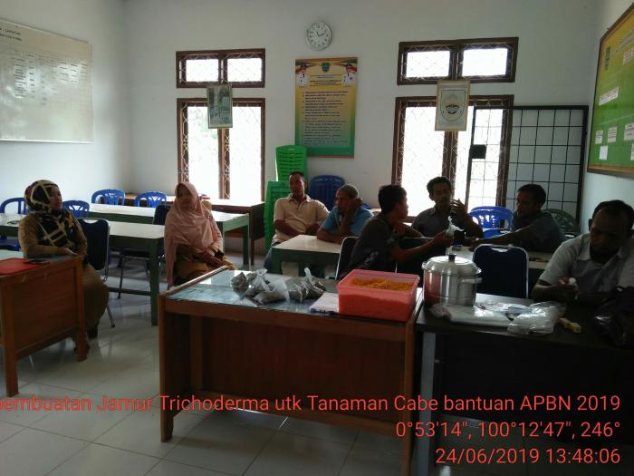 PELATIHAN PERBANYAKAN JAMUR TRICHODERMA BAGI PETANI MENDAPAT BANTUAN CABE SELUAS 3 HA