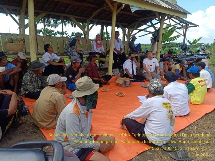 Kegiatan Verifikasi Data eRDKK Pupuk Bersubsidi Tahun 2022 Terintegrasi Simluhtan di Kecamatan Karangampel Kabupaten Indramayu