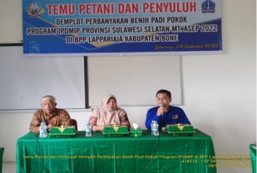 Temu Petani dan Penyuluh Demplot Perbanyakan Benih Padi Pokok Program IPDMIP di BPP Lappariaja