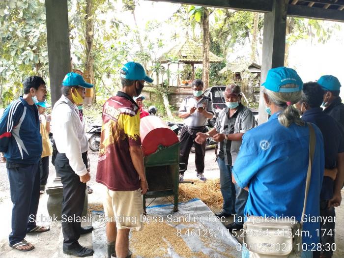 Bimbingan Teknis Penggunaan Alsintan Power Tresher di Kecamatan Tampaksiring
