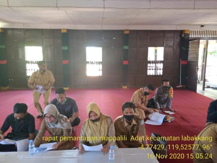 Rapat Pemantapan Tradisi Pesta Adat Permulaan Turun Sawah Mappalili Tingkat Kec. Labakkang Di Area Persawahan Kp. Sappayya Desa Manakku Kec. Labakkang Kab. Pangkep