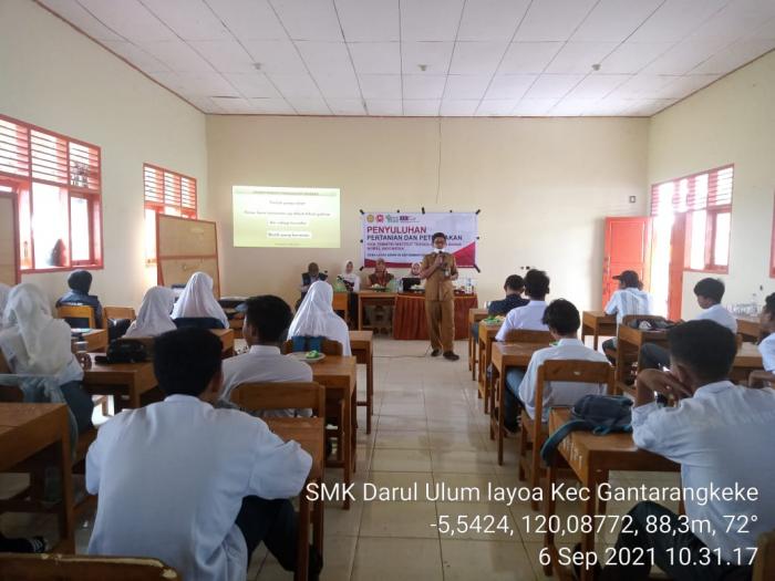 Kegiatan Penyuluhan Pertanian "Peningkatan Produktivitas Padi" di SMK Darul Ulum Desa Layoa Kec.Gantarangkeke Kab.Bantaeng